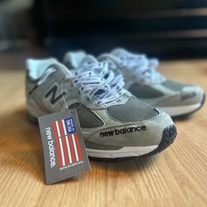 New balance 2002r